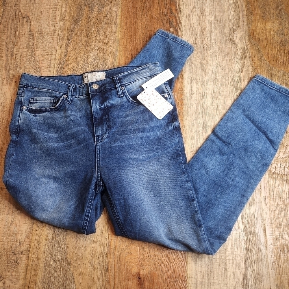 New Free People High Rise Busted Skinny - Picture 6 of 8